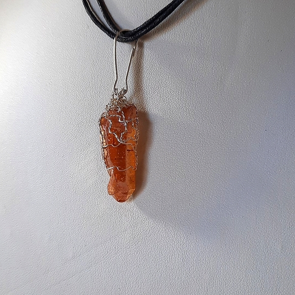 Tangerine Quartz Wire Wrapped Pendant - New - Picture 2 of 2